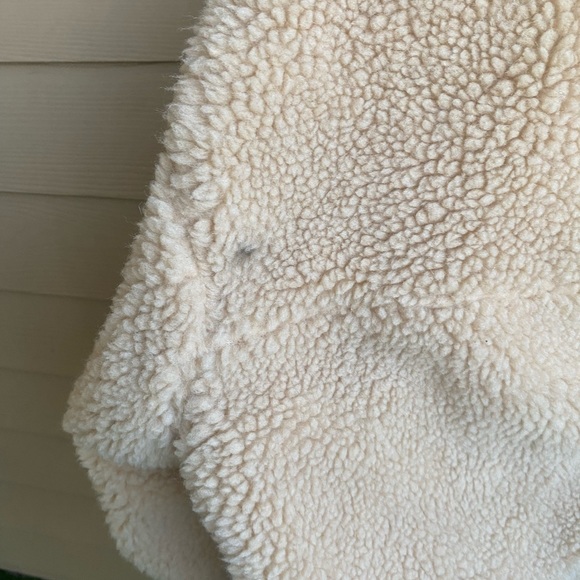 Jason Maxwell fluffy jacket! - Picture 6 of 8